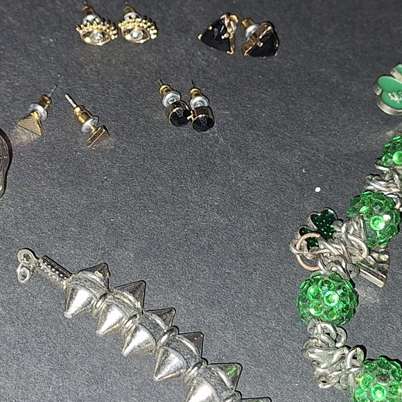 (9) Piece Rebel Jewelry Lot - Picture 4 of 12